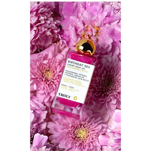 Truly Birthday sex luxury body oil - Picture 2 of 6